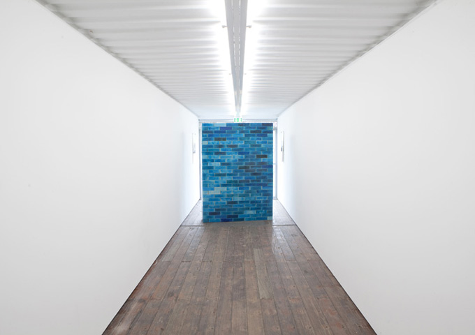 HELLA BERENT: Anteroom BLUE WITH MIRROR