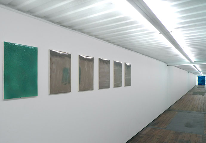 HELLA BERENT: Anteroom BLUE WITH MIRROR